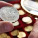 Pourquoi ne faut-il pas trop manipuler les pièces d’or et d’argent ?